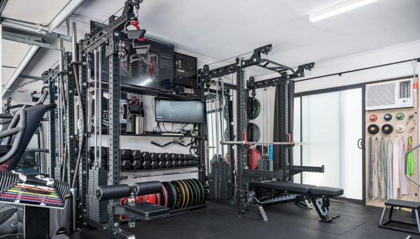 Inside a Pro PT’s Garage Gym & Workstation Fitout | FITEK